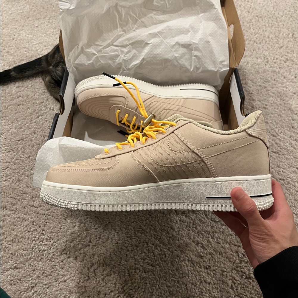 Mens Nike Air Force 1 ‘07 LV8 (NEW!/Size 8.5)